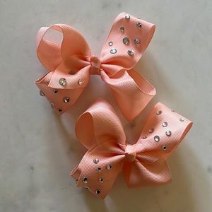 Cute Peach bows hair clips in shiny crystals 🎀